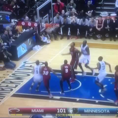 Norris Cole Forgets How In-bounding a Basketball Goes