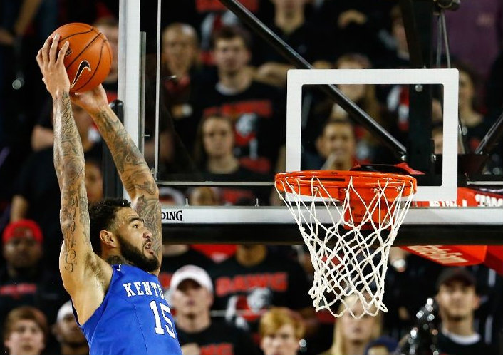 Kentucky Stays Perfect With Win Over Georgia 72-64