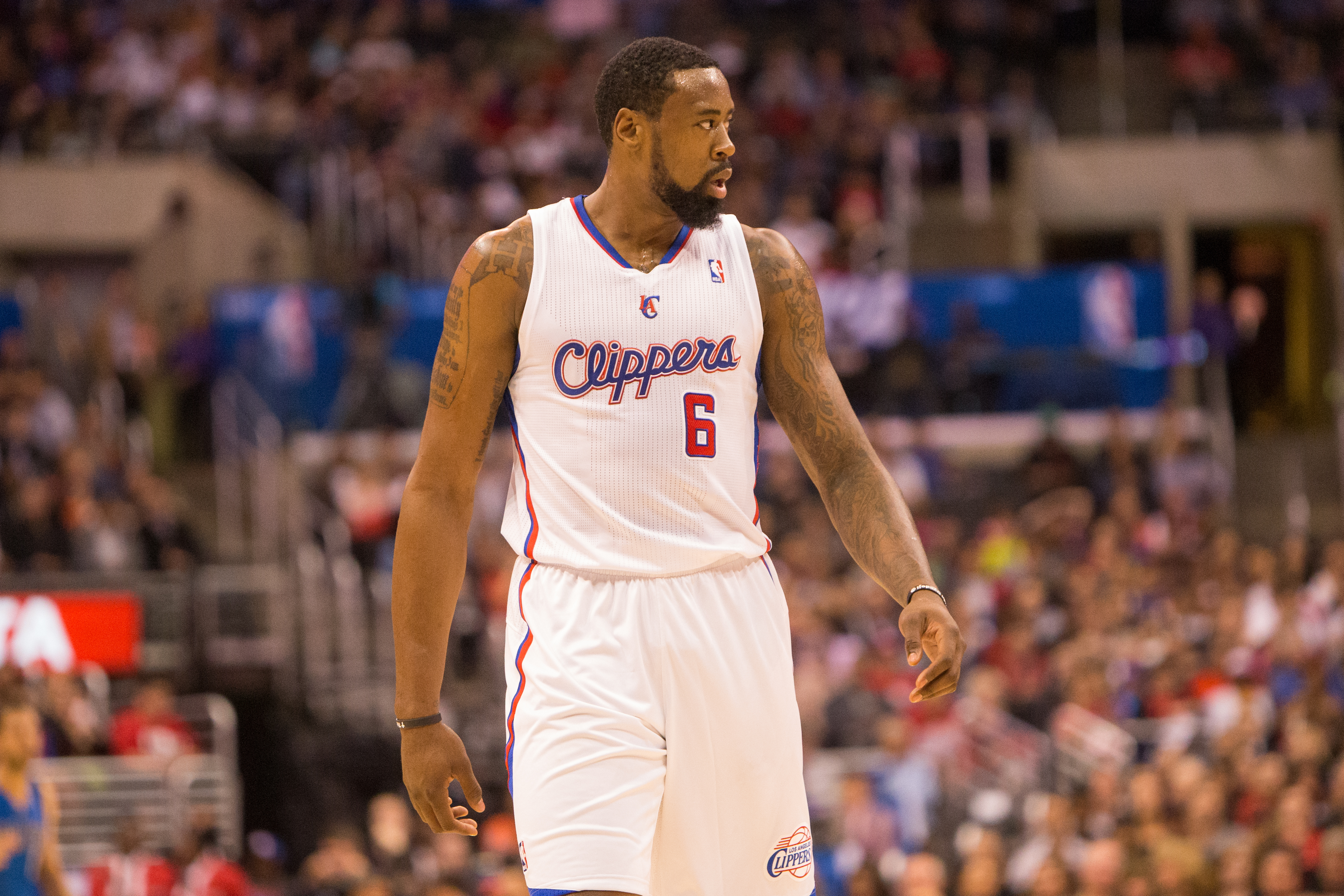 DeAndre Jordan Officially re-signs With the Clippers