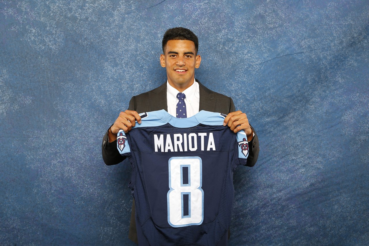 Surfing is Stalling Marcus Mariota From Signing Contact