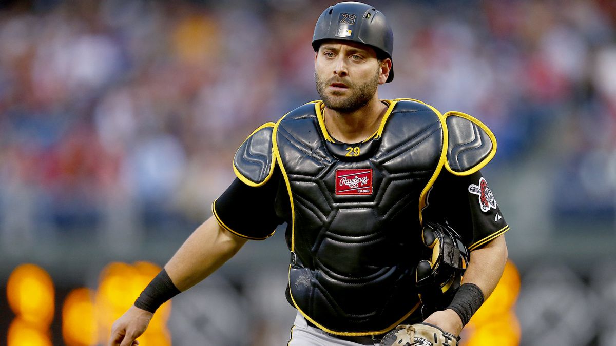 Report: Pirates’ Francisco Cervelli Open to Contract Extension