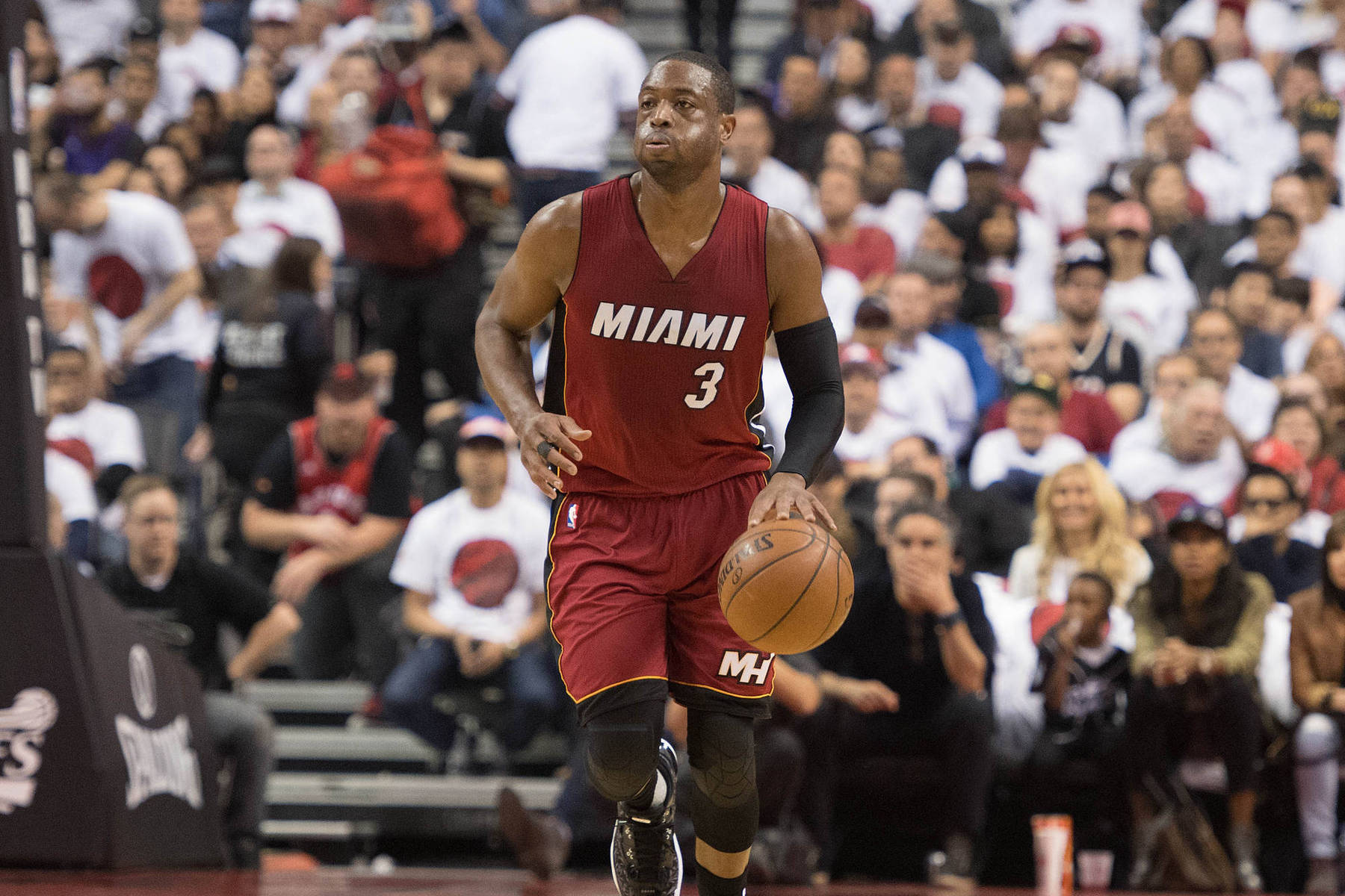 Bulls Officially Sign SG Dwyane Wade to Two-Year, $47.5M Contract